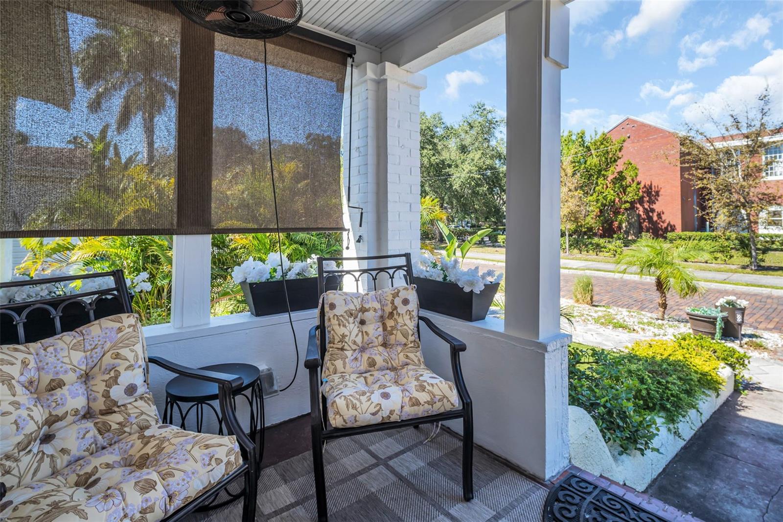 BARTLETT LAWNS - Residential
