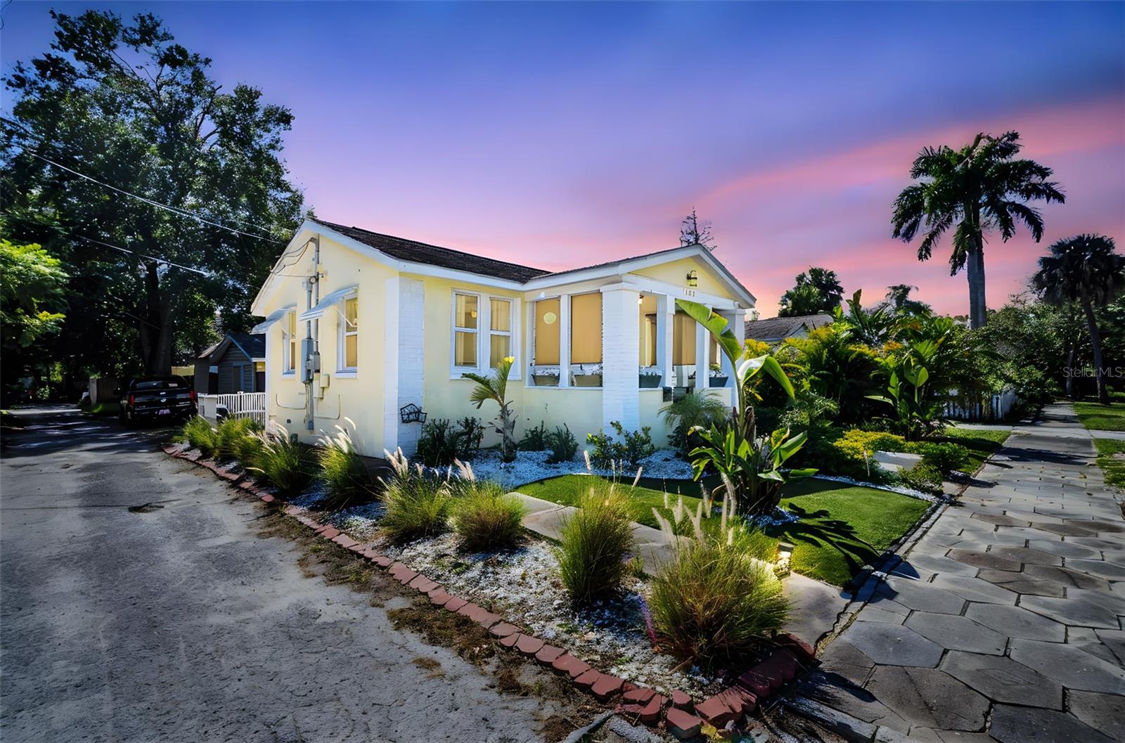 BARTLETT LAWNS - Residential