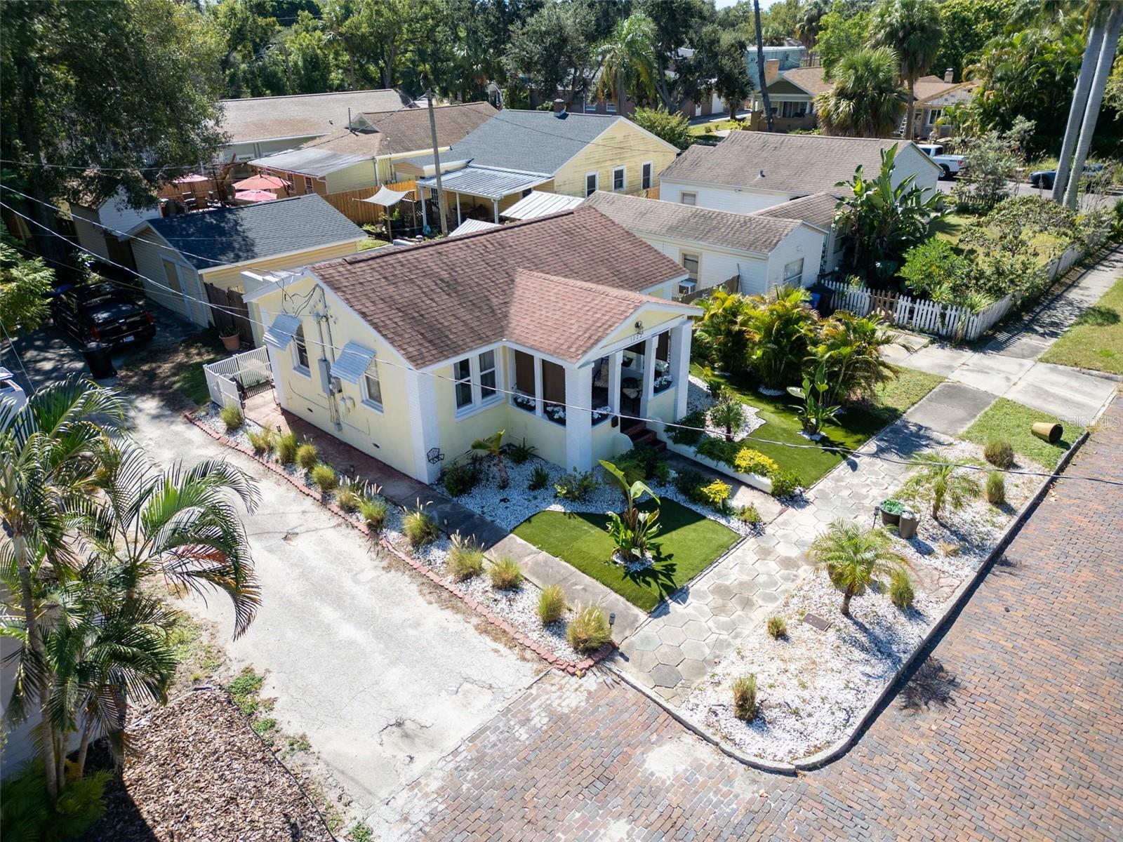 BARTLETT LAWNS - Residential