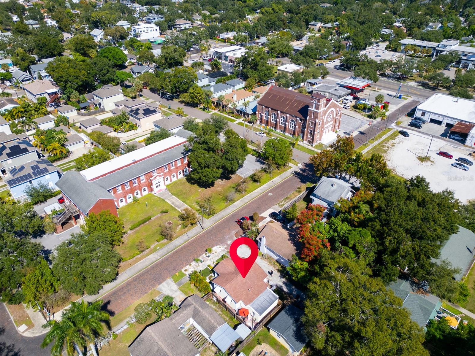 BARTLETT LAWNS - Residential