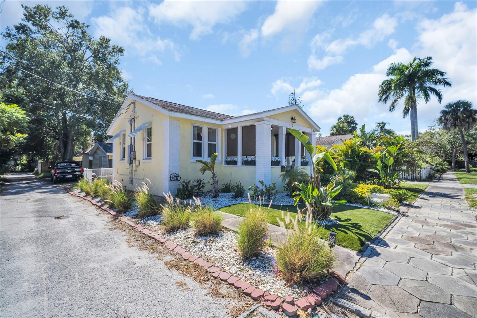 BARTLETT LAWNS - Residential