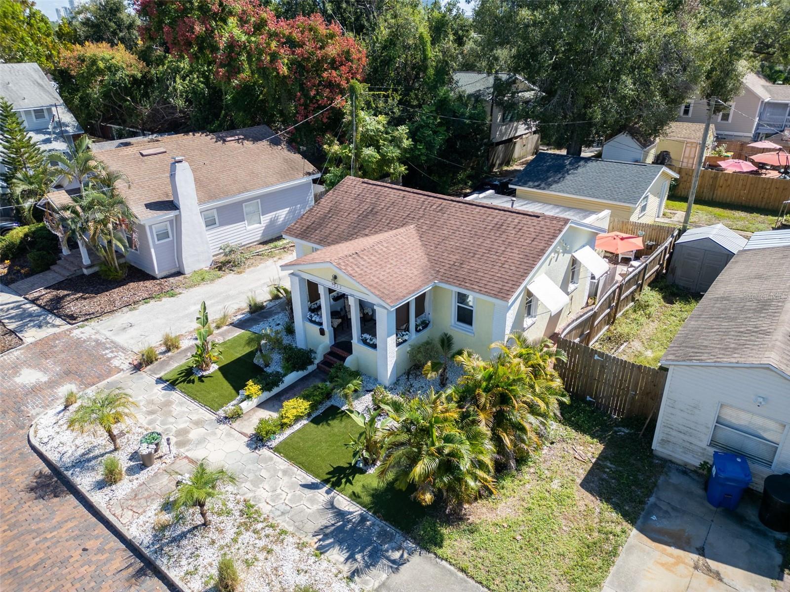 BARTLETT LAWNS - Residential