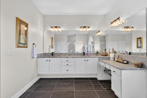 Tiny photo for 1760 Edgewater Drive, Mount Dora, FL 32757 (MLS # G5111131)