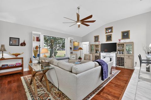 Tiny photo for 1760 Edgewater Drive, Mount Dora, FL 32757 (MLS # G5111131)