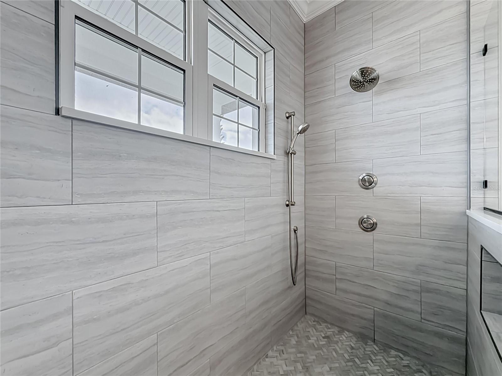 SILVERLEAF HILLS - Residential