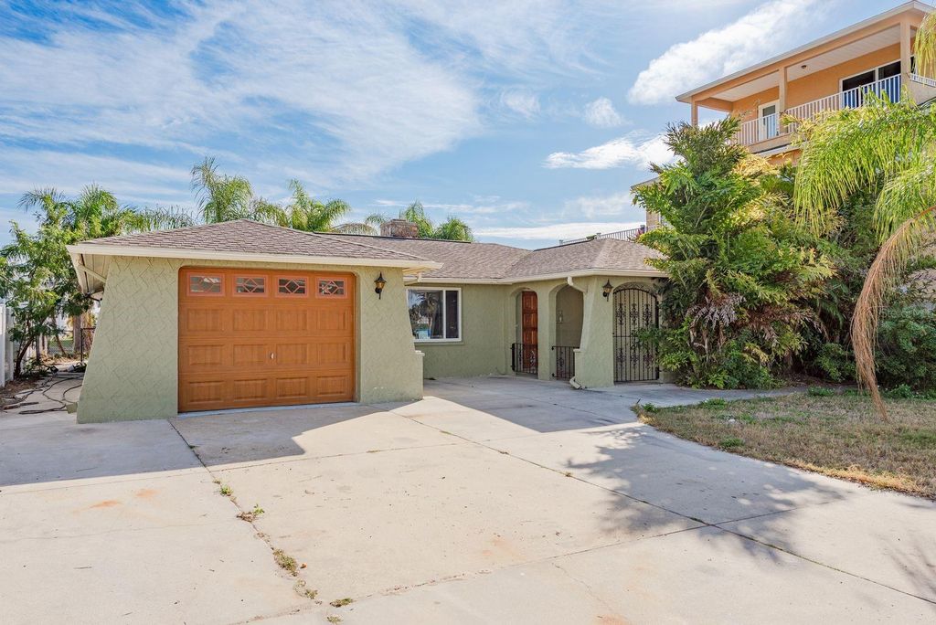 Photo of 13816 Celida Avenue, Hudson, FL 34667 (MLS # TB8467912)