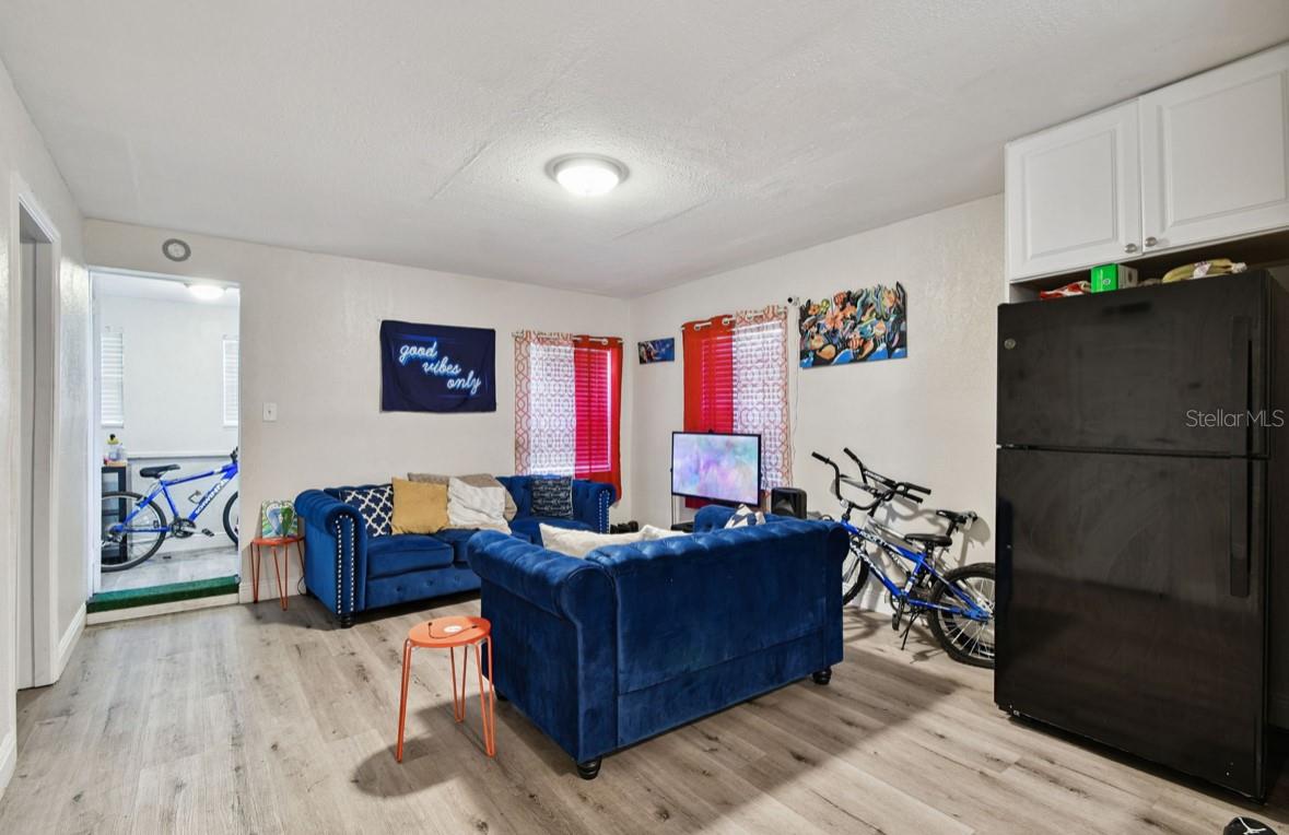 SCHOOLEYS HOMEVILLE - Residential Lease