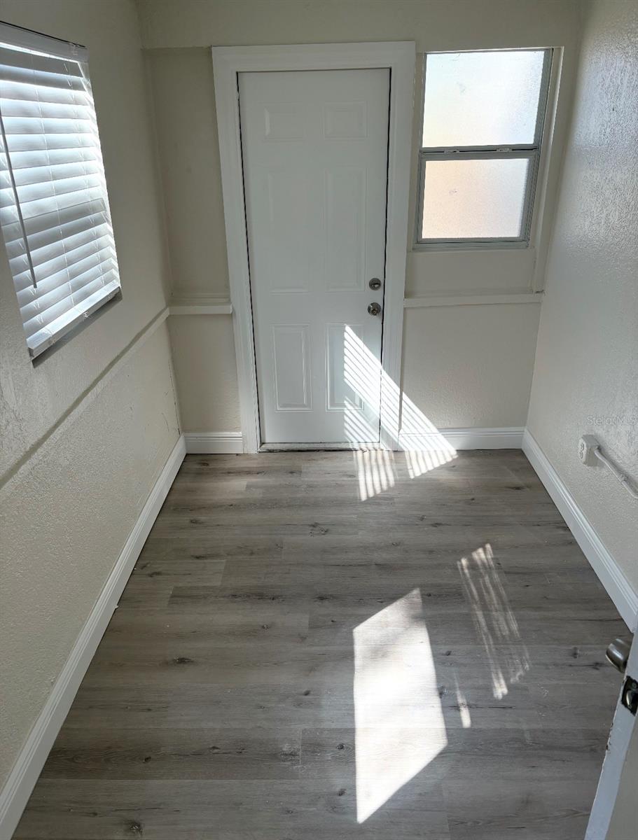 SCHOOLEYS HOMEVILLE - Residential Lease