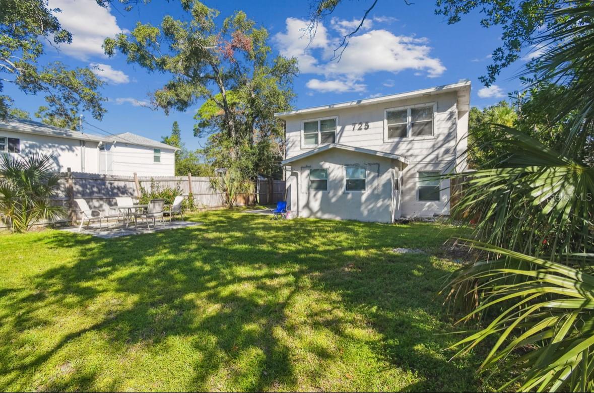 SCHOOLEYS HOMEVILLE - Residential Lease