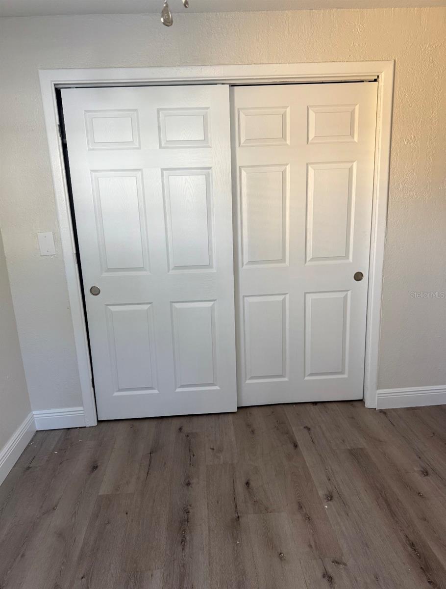 SCHOOLEYS HOMEVILLE - Residential Lease