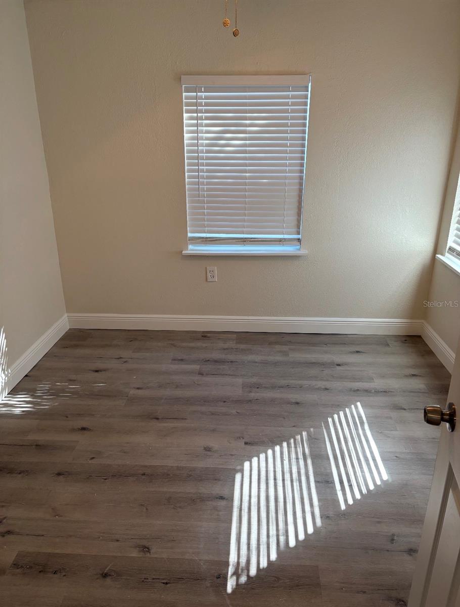 SCHOOLEYS HOMEVILLE - Residential Lease