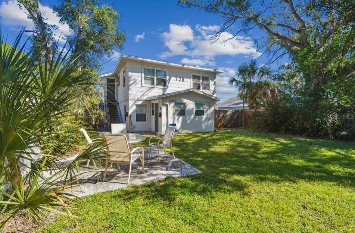 SCHOOLEYS HOMEVILLE - Residential Lease