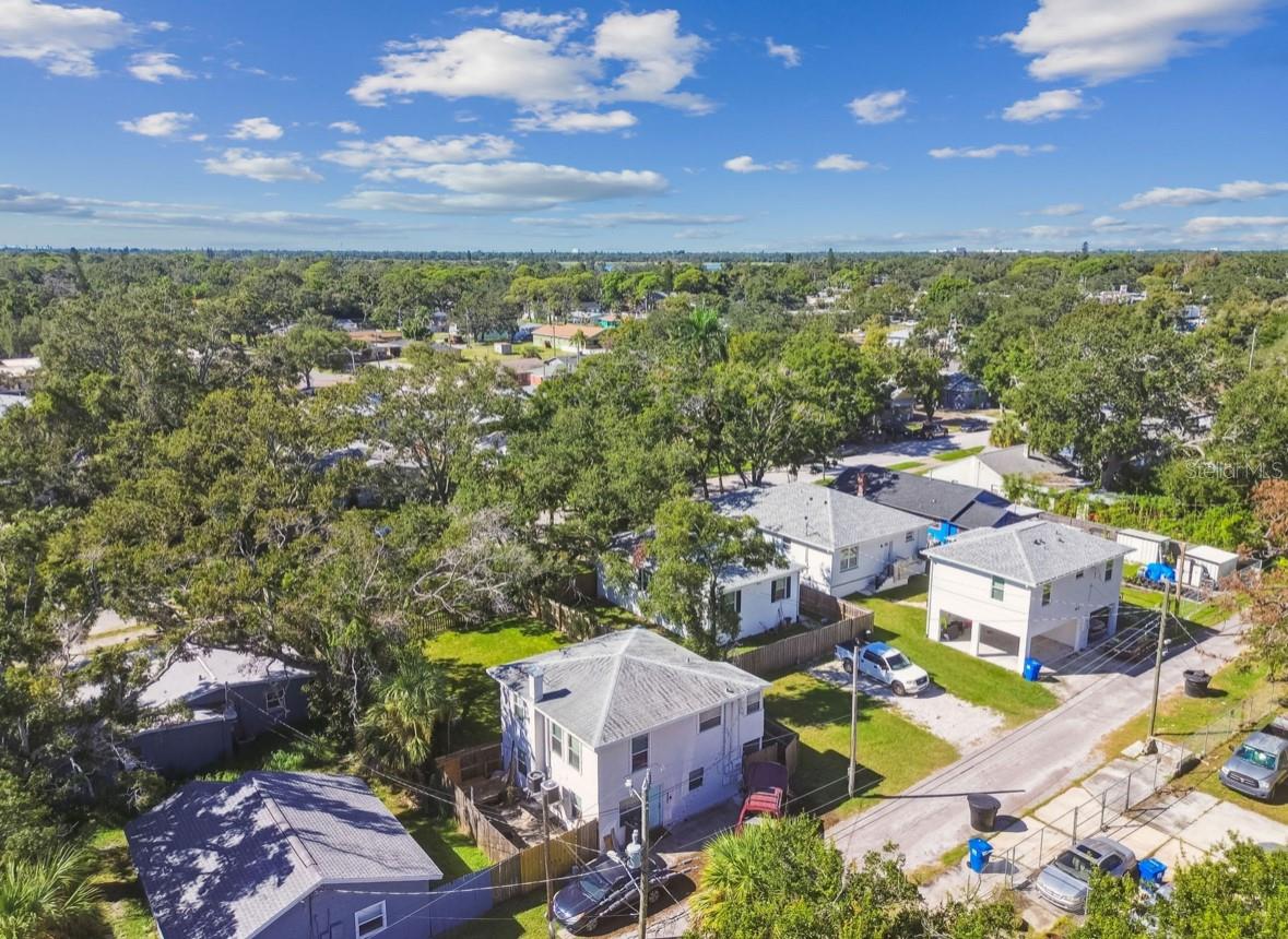 SCHOOLEYS HOMEVILLE - Residential Lease