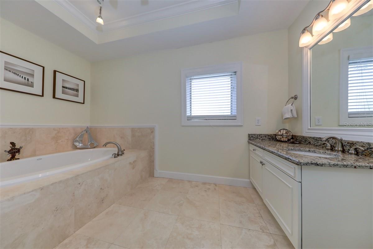 HARBOR OAKS - Residential