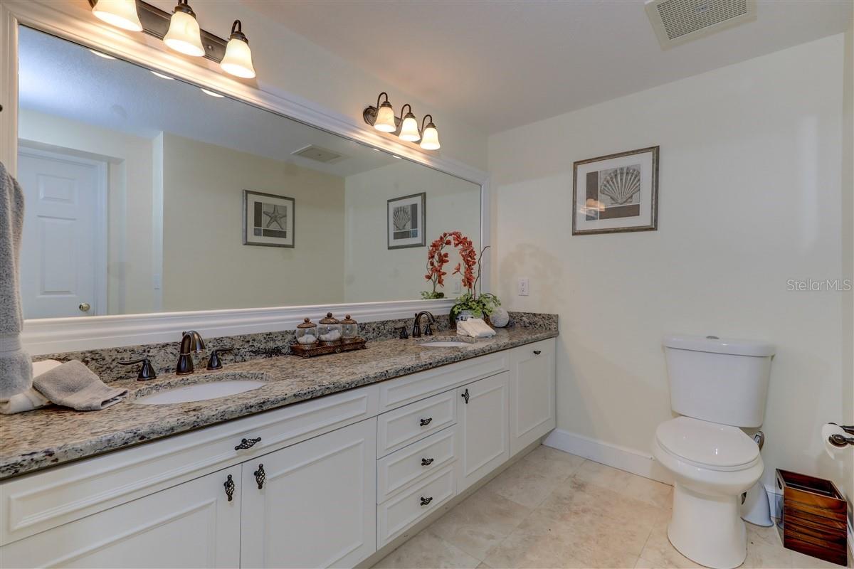 HARBOR OAKS - Residential