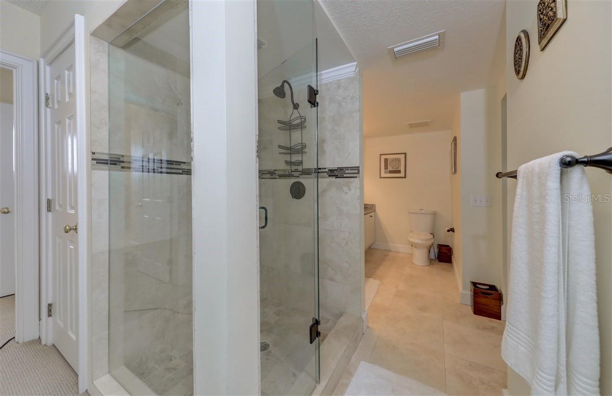 HARBOR OAKS - Residential