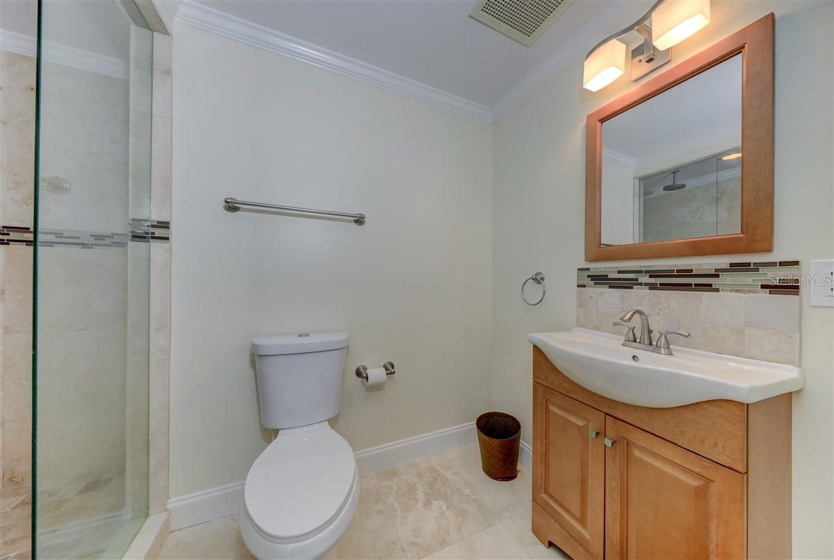 HARBOR OAKS - Residential