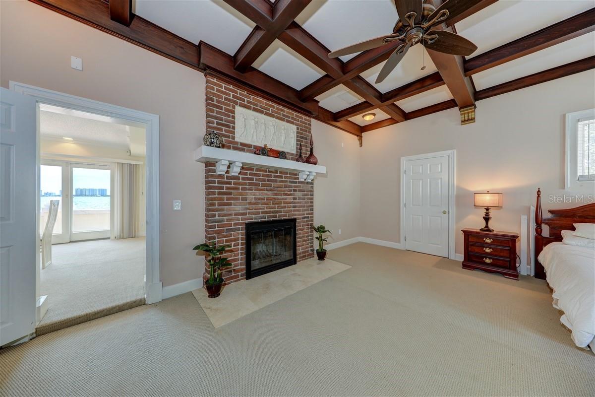 HARBOR OAKS - Residential