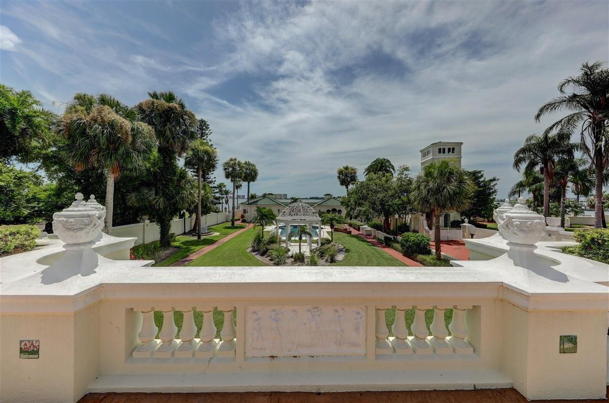 HARBOR OAKS - Residential