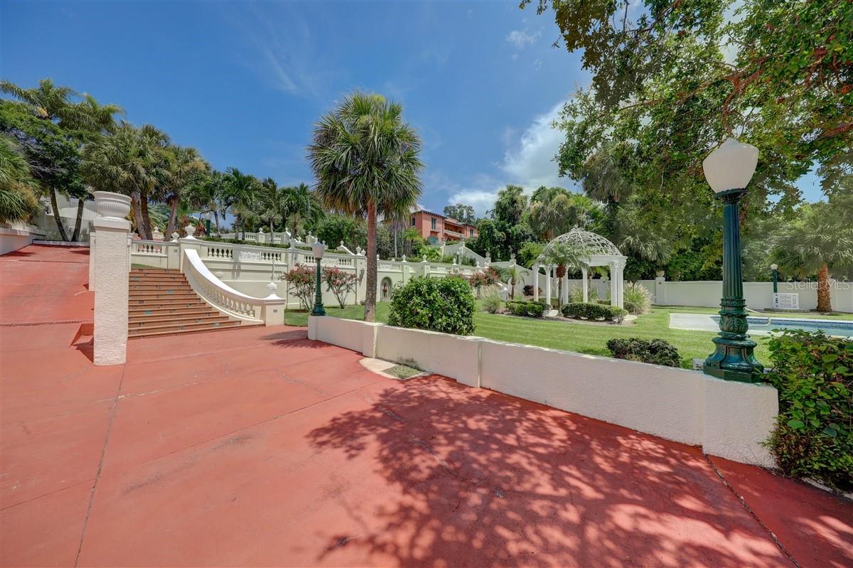 HARBOR OAKS - Residential