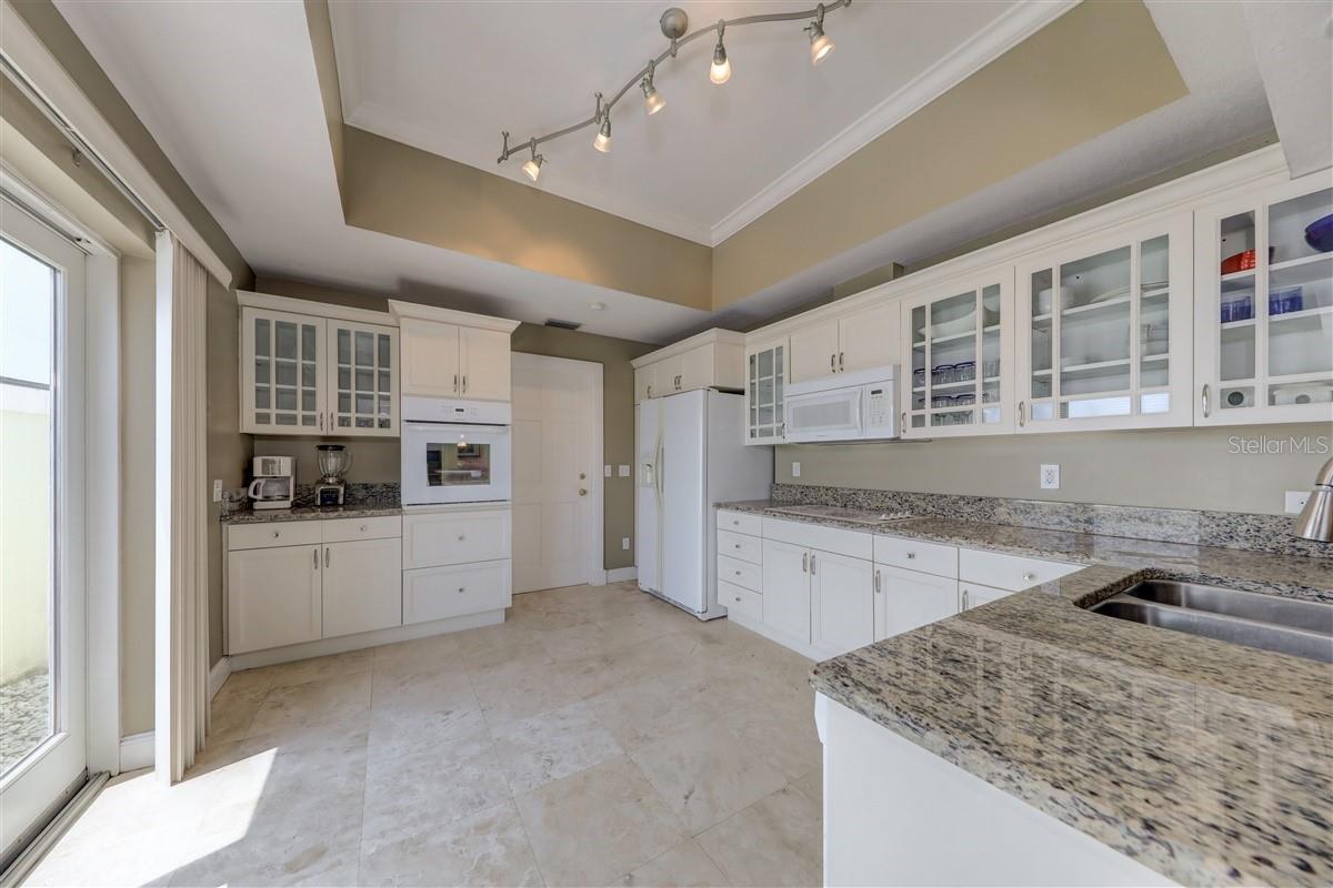 HARBOR OAKS - Residential