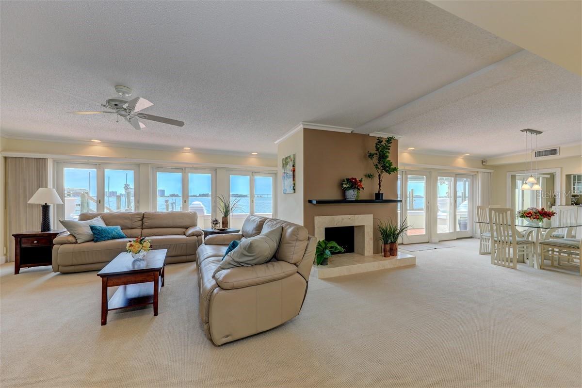 HARBOR OAKS - Residential