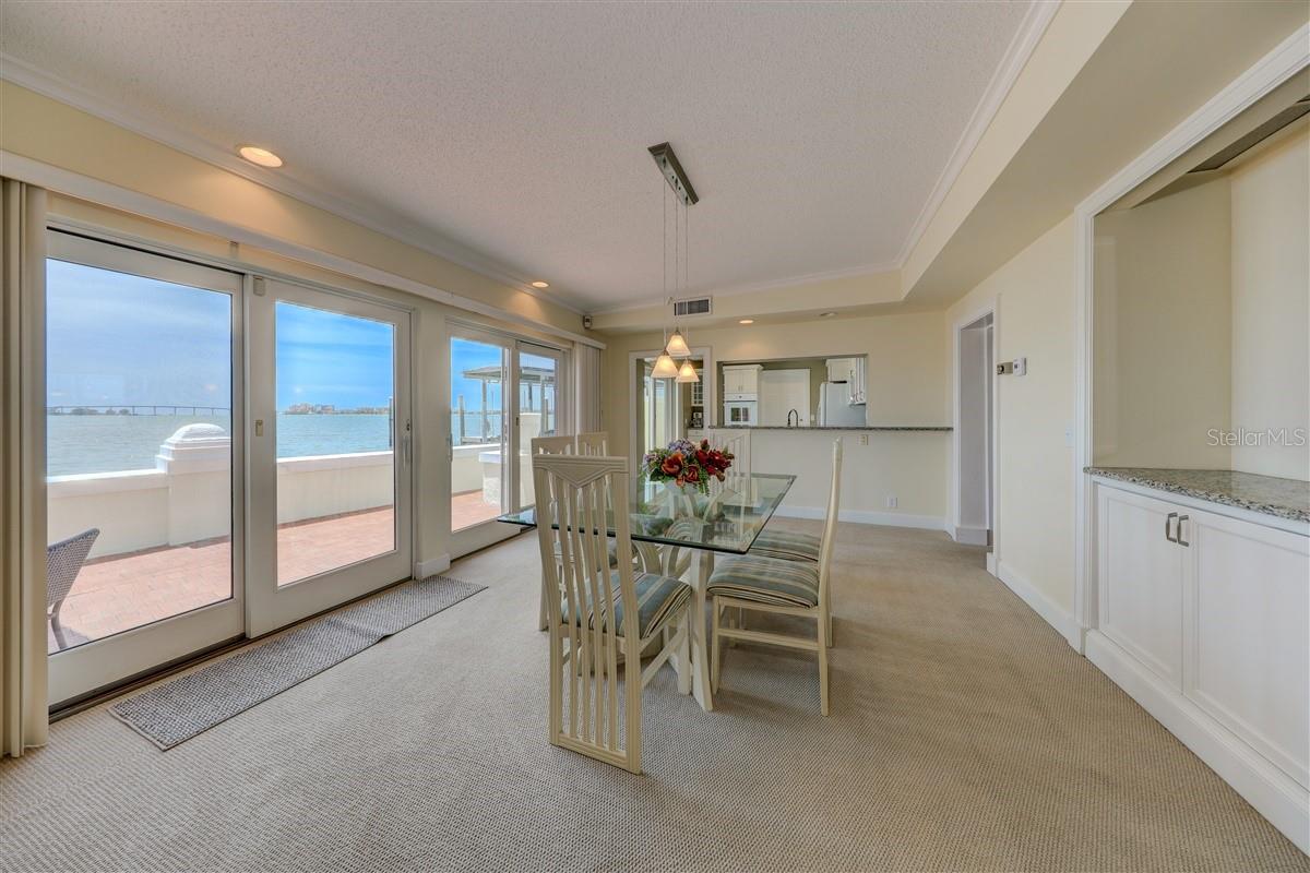 HARBOR OAKS - Residential