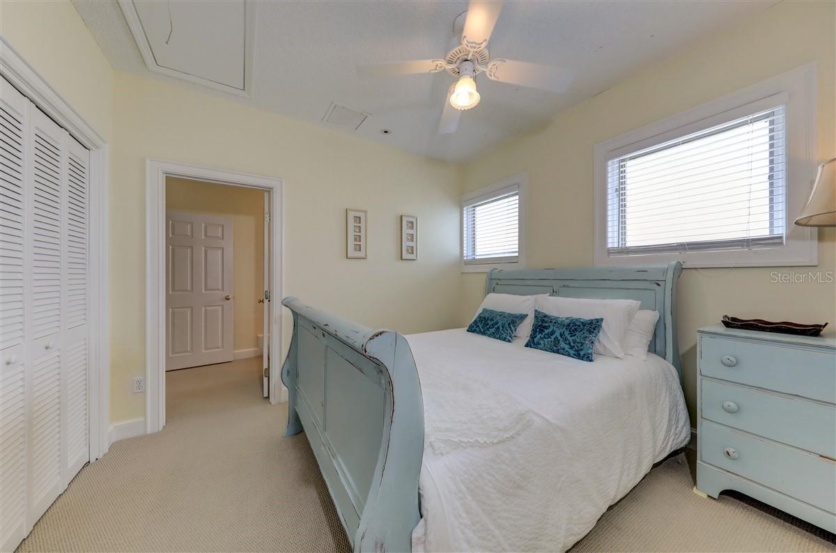 HARBOR OAKS - Residential