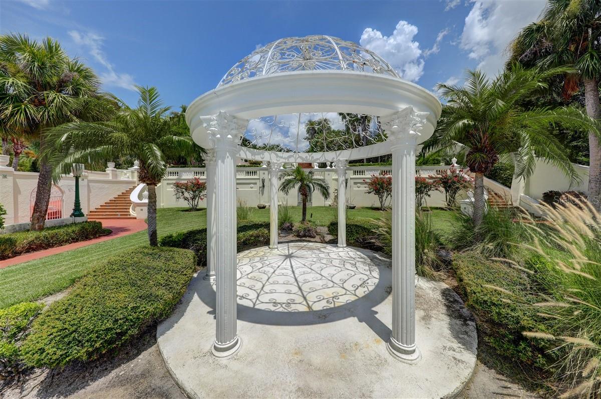 HARBOR OAKS - Residential