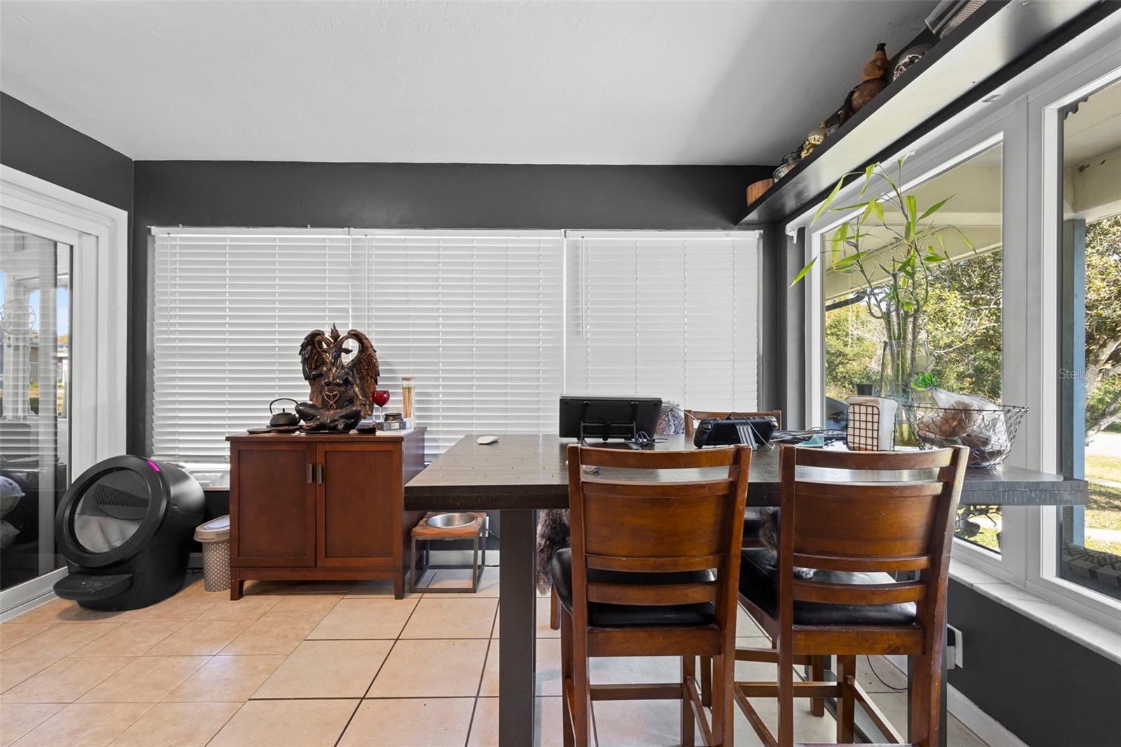 1552 ZINNIA DRIVE