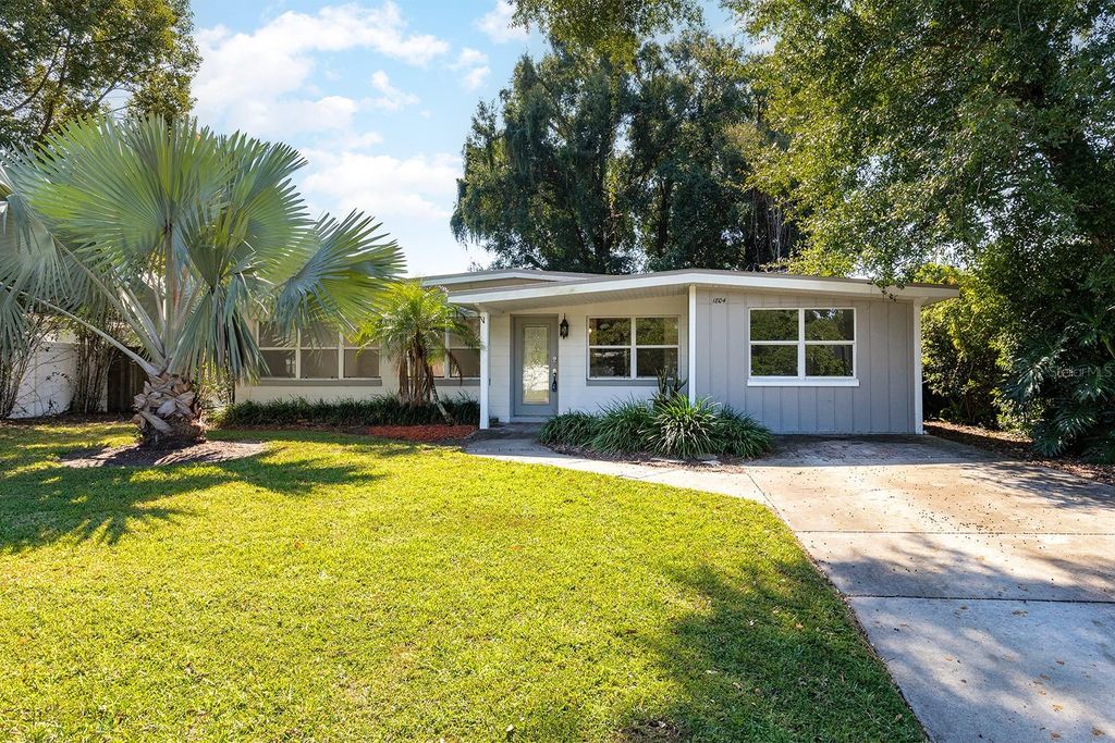 Photo of 1804 Melvin Avenue, Orlando, FL 32806 (MLS # O6356765)