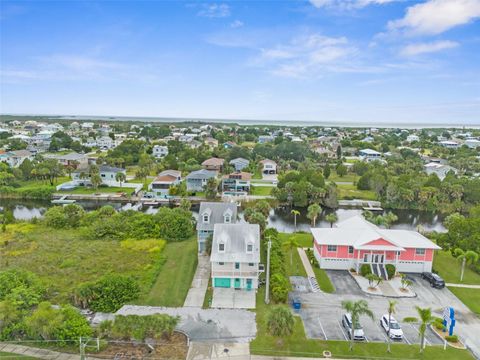 A home in HERNANDO BEACH