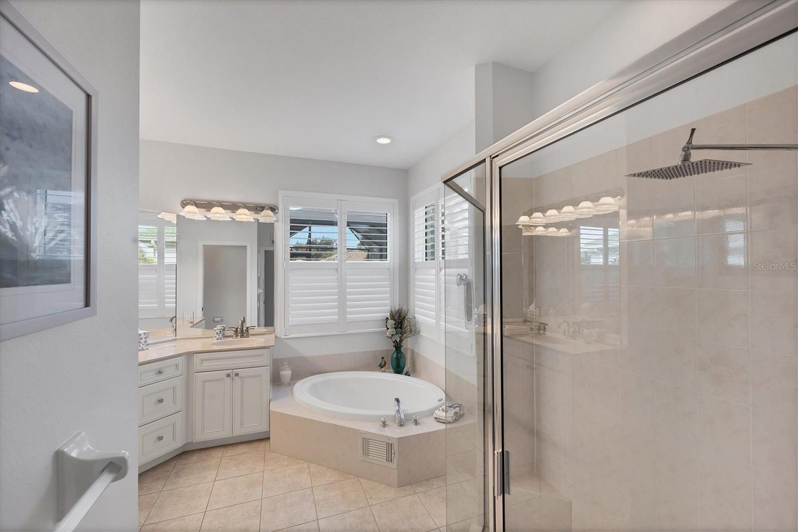 PELICAN POINTE GOLF & COUNTRY CLUB - Residential