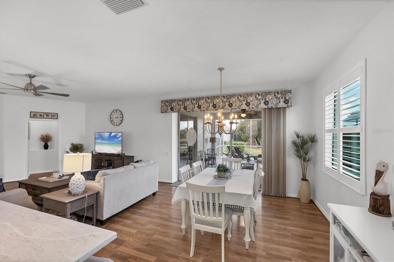 PELICAN POINTE GOLF & COUNTRY CLUB - Residential