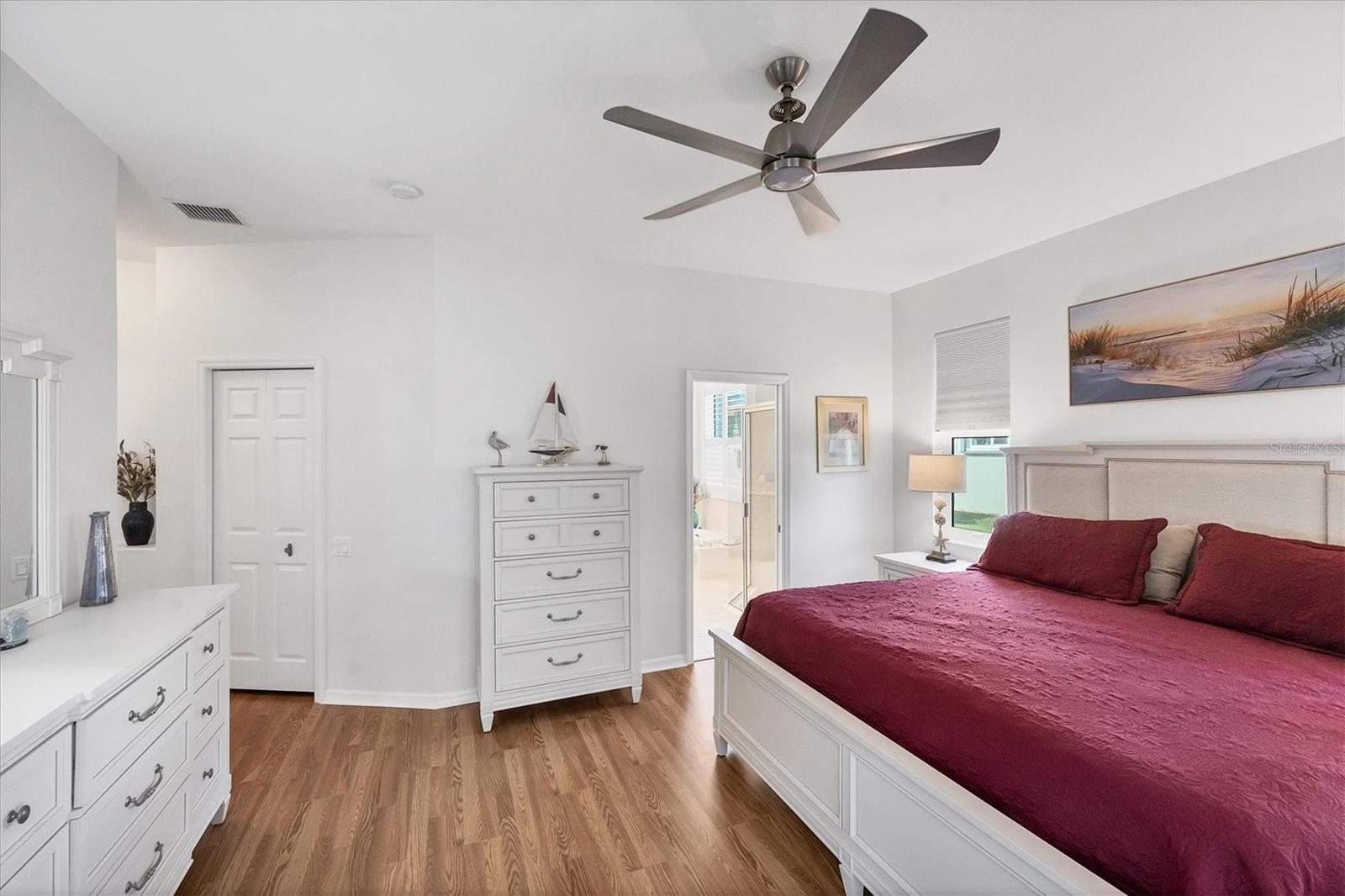 PELICAN POINTE GOLF & COUNTRY CLUB - Residential