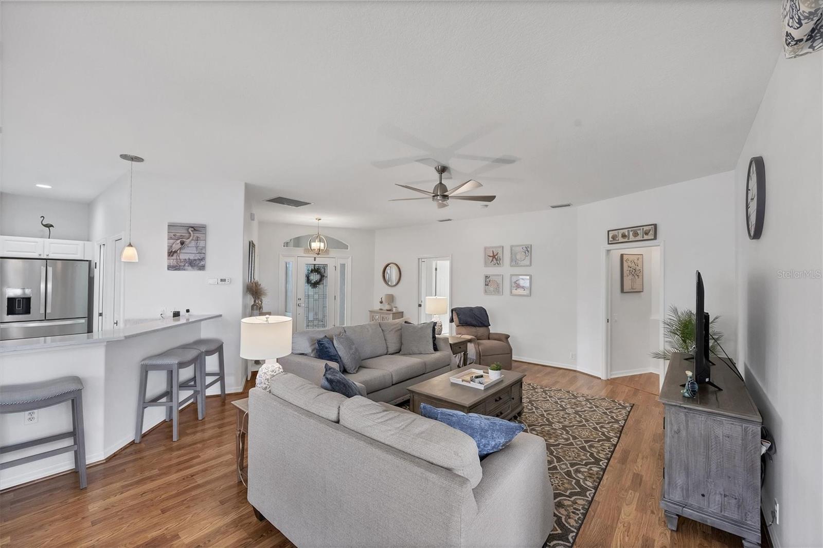 PELICAN POINTE GOLF & COUNTRY CLUB - Residential