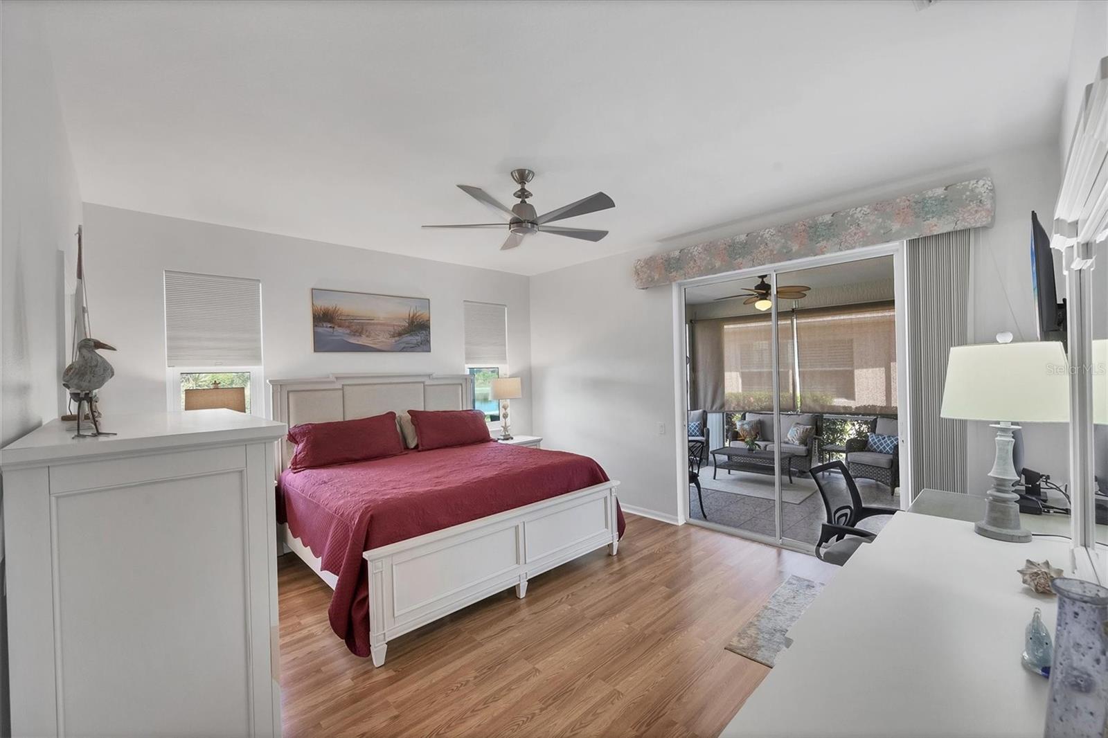 PELICAN POINTE GOLF & COUNTRY CLUB - Residential