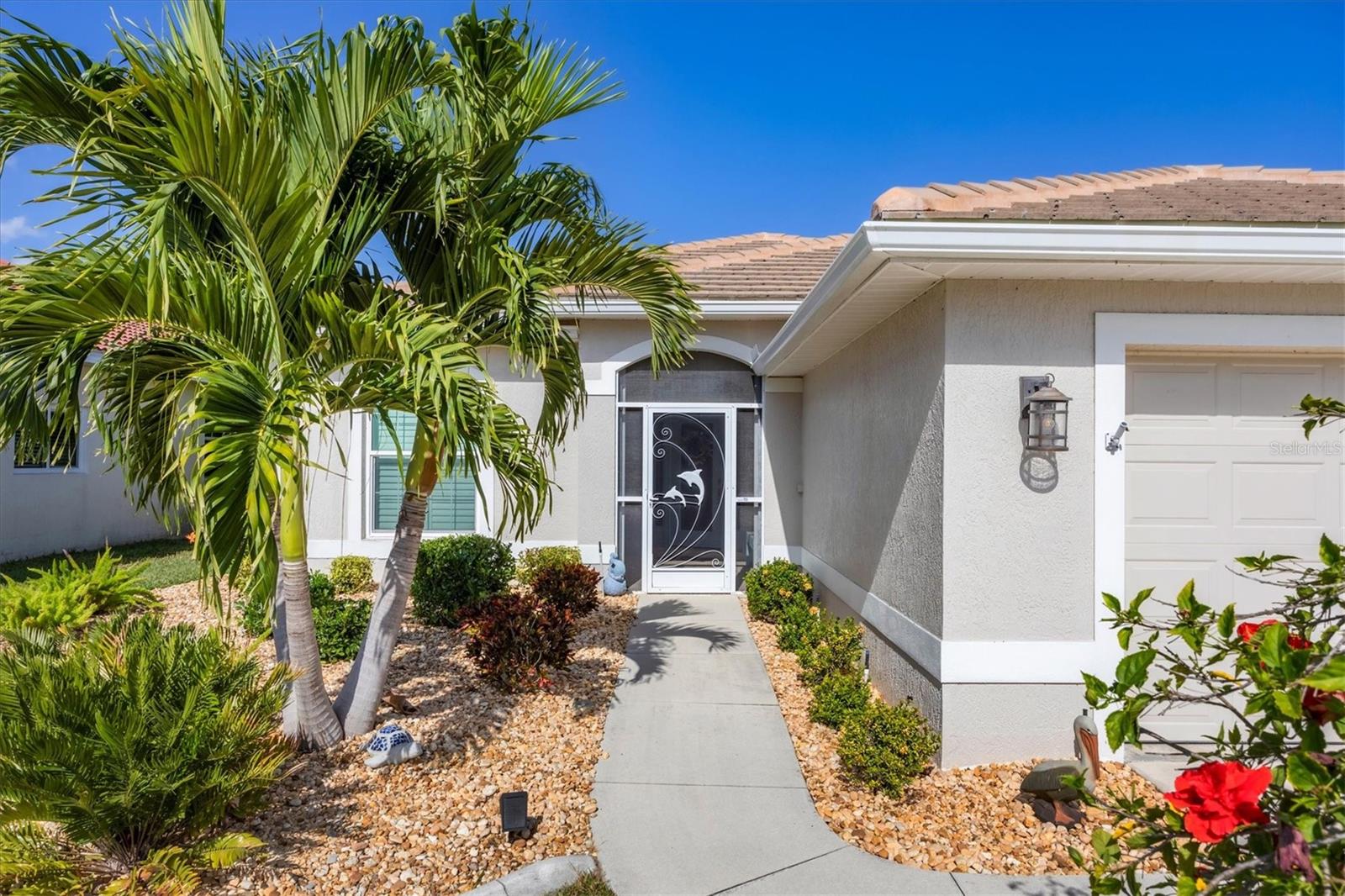 PELICAN POINTE GOLF & COUNTRY CLUB - Residential