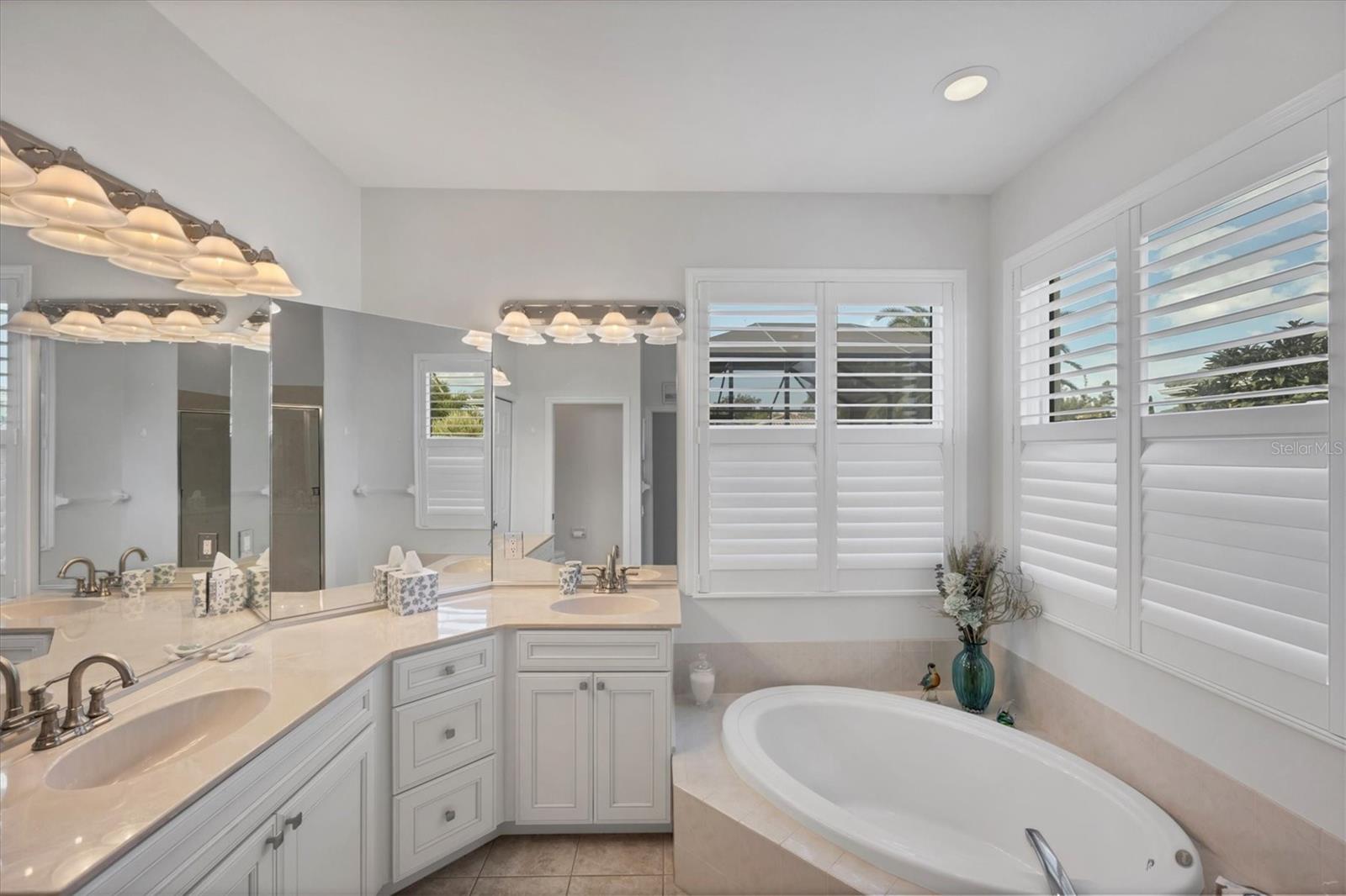 PELICAN POINTE GOLF & COUNTRY CLUB - Residential