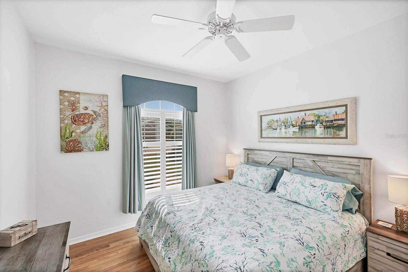 PELICAN POINTE GOLF & COUNTRY CLUB - Residential