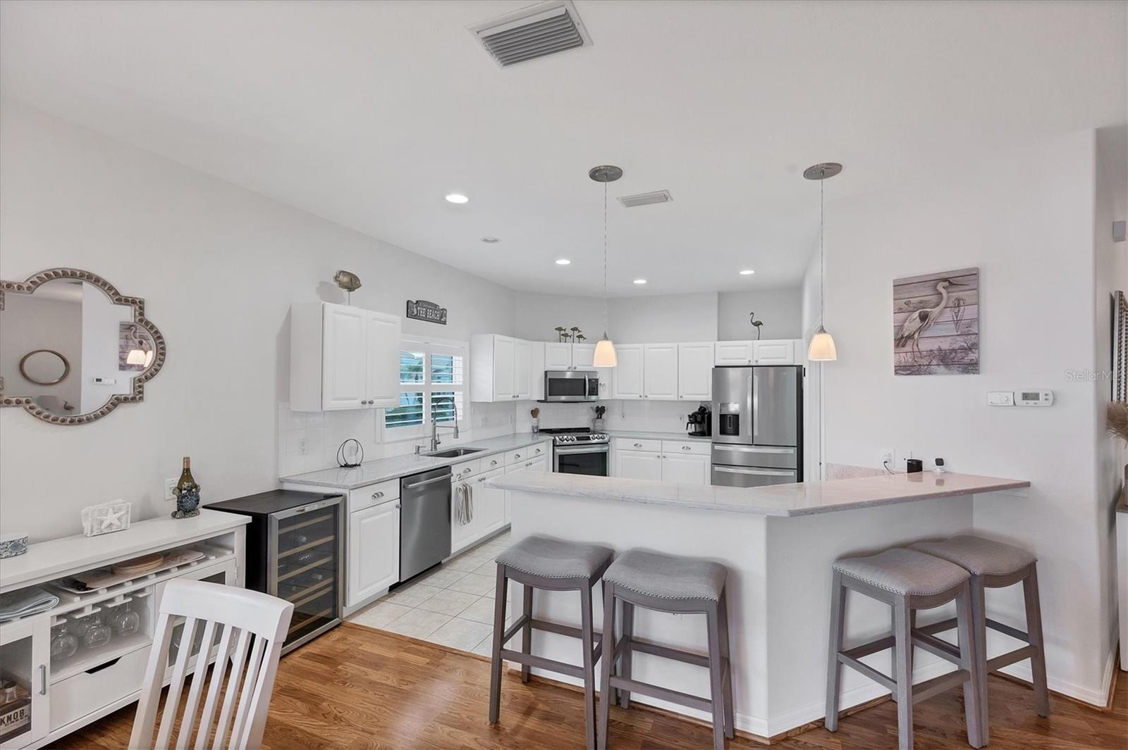 PELICAN POINTE GOLF & COUNTRY CLUB - Residential