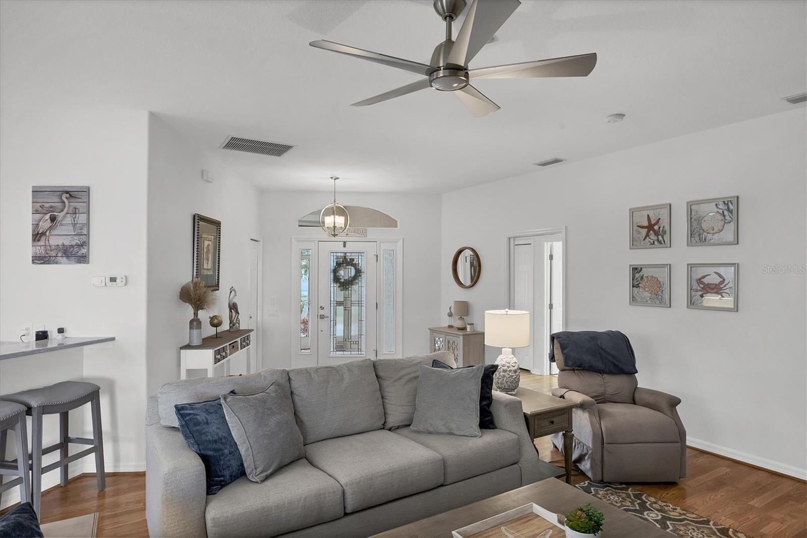 PELICAN POINTE GOLF & COUNTRY CLUB - Residential