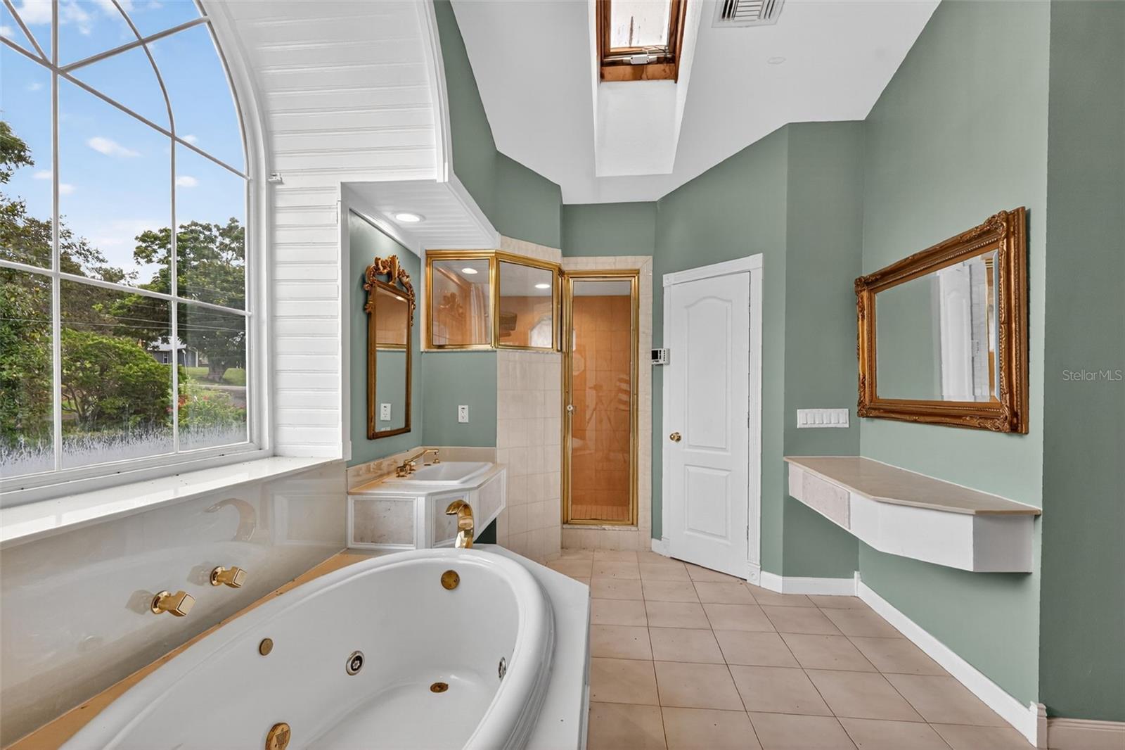 RAINBOW RIDGE - Residential