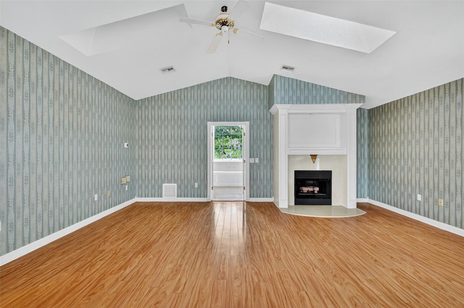 RAINBOW RIDGE - Residential