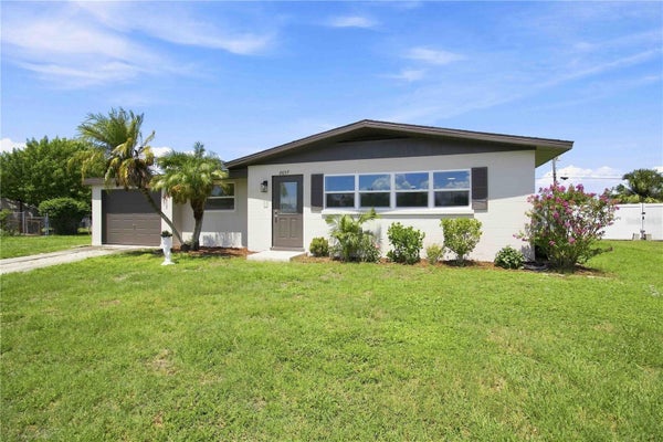 2057 GARDEN PKWY, BRADENTON, FL 34205 - Image 6e9714d5fad8012f7732eb04485331d4/3462083513
