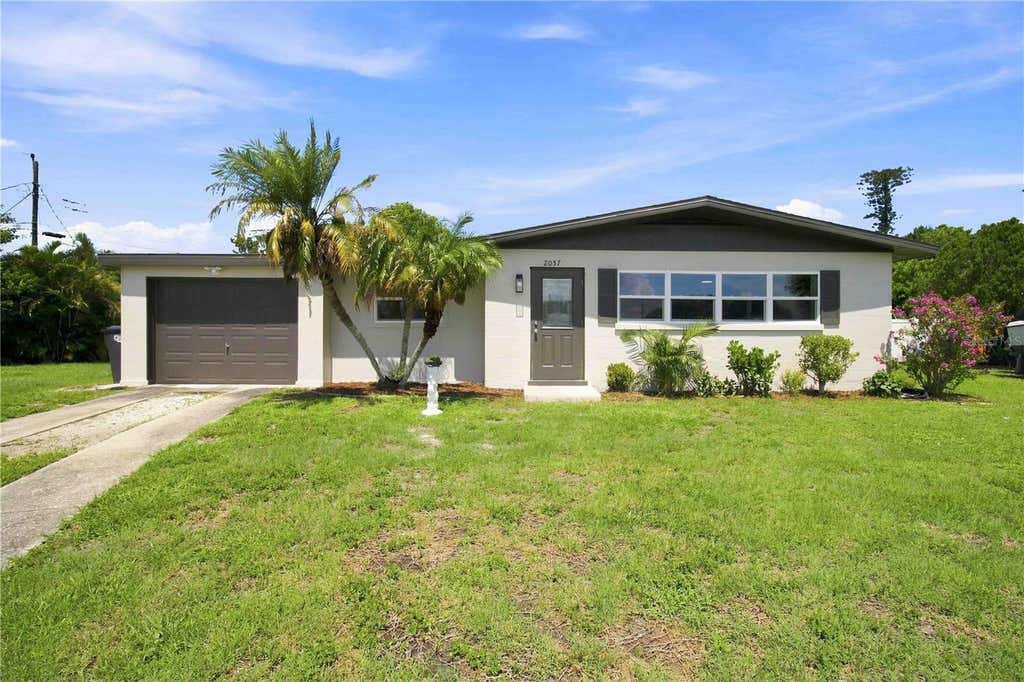 Photo of 2057 Garden Parkway, Bradenton, FL 34205 (MLS # A4703632)