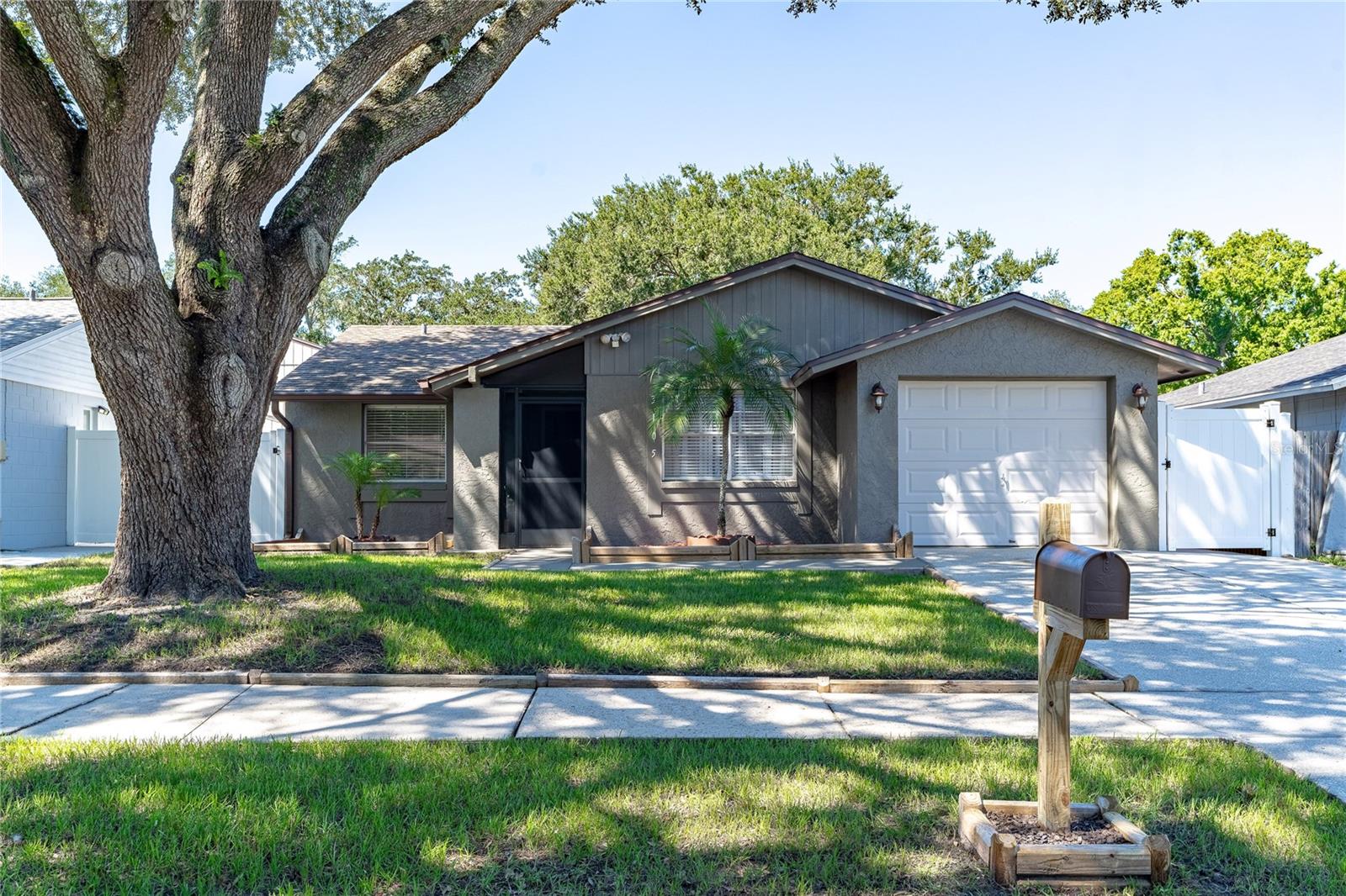 3105 SANDSPUR DRIVE