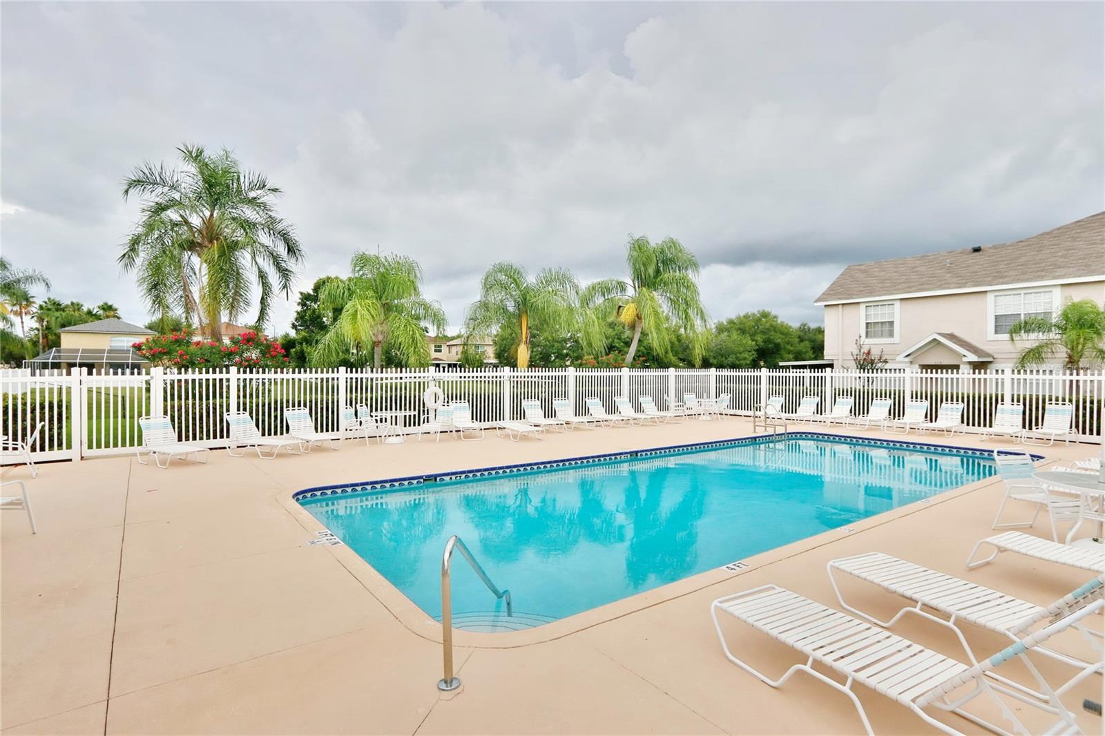 THE TWNHMS AT KENSINGTON PH - Residential