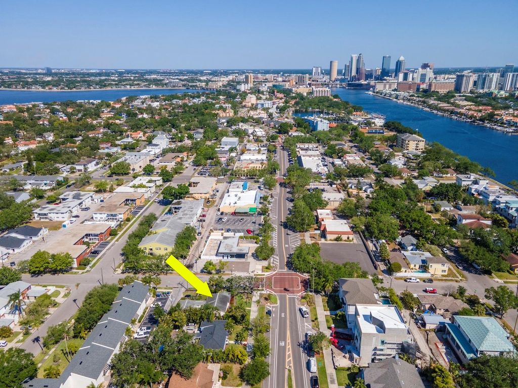 Photo of 404 E Davis Boulevard, Tampa, FL 33606 (MLS # TB8378052)