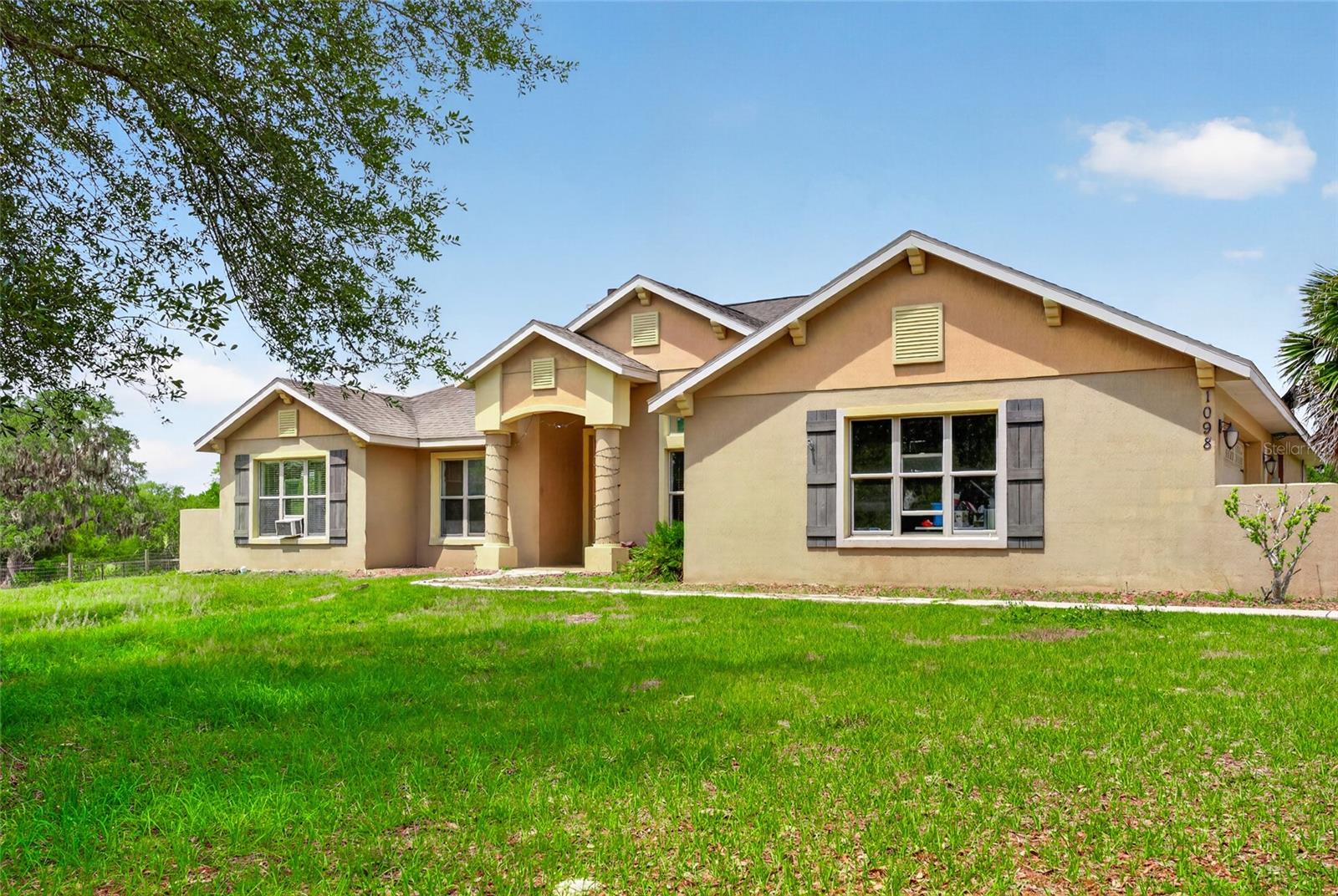 1098 NW 165TH COURT ROAD